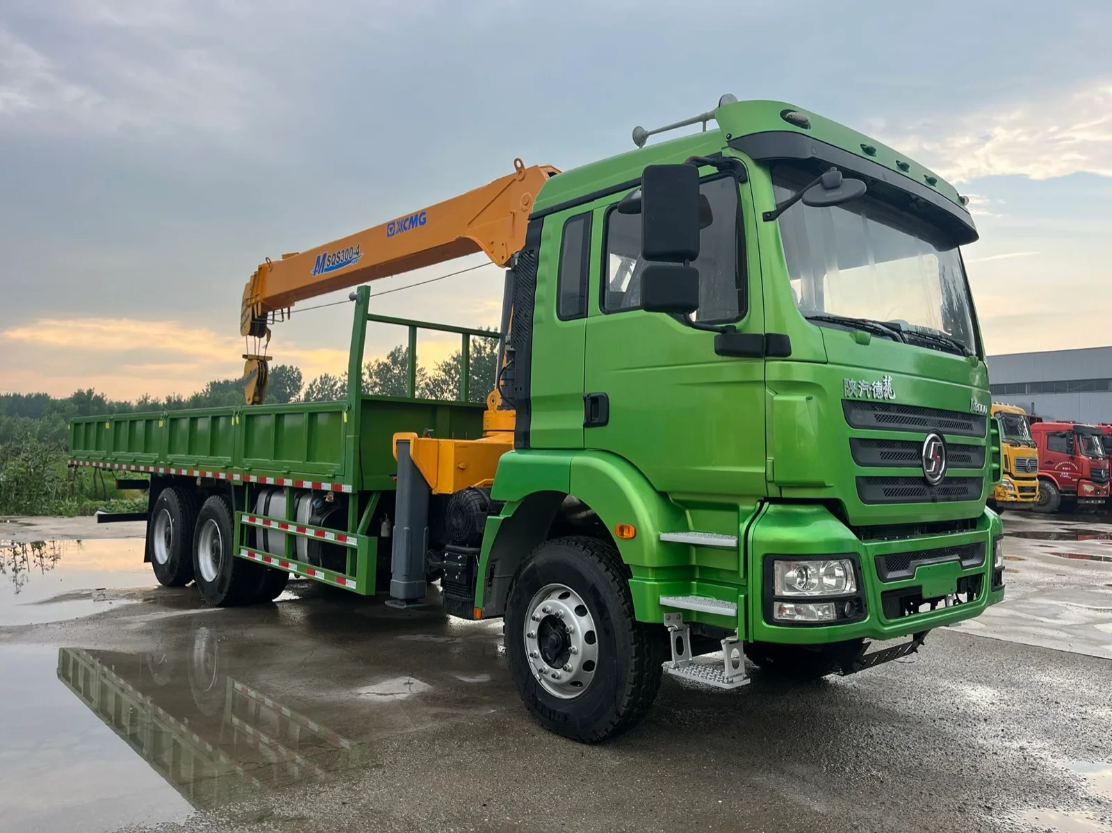 Crane truck · cargo body