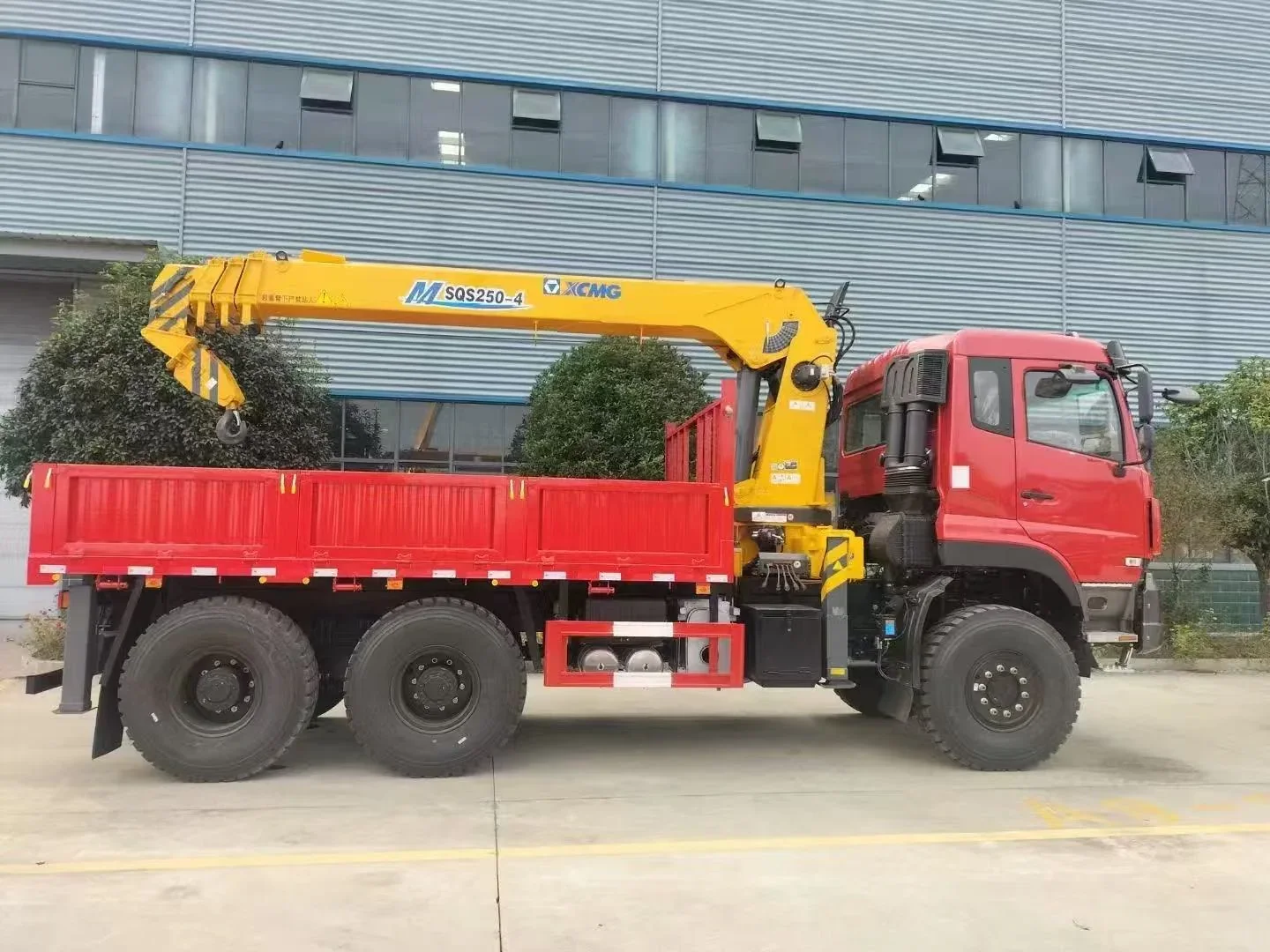 Crane truck · raised chassis
